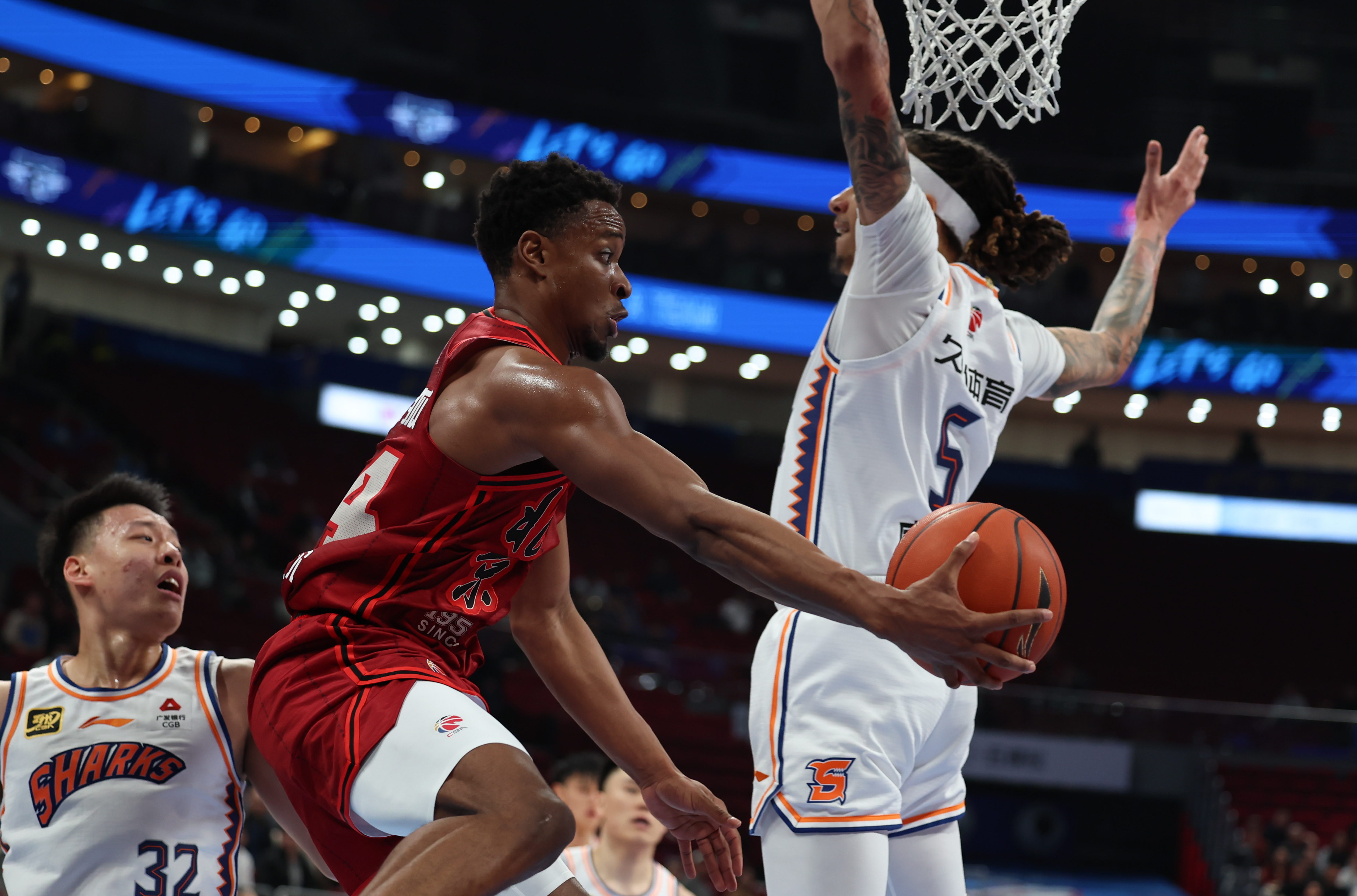 关于赛地聚焦：欧篮联关键时刻热度飙升，北京首钢门线救险，态度坚定，身体对抗强度拉满的信息-九游娱乐体育